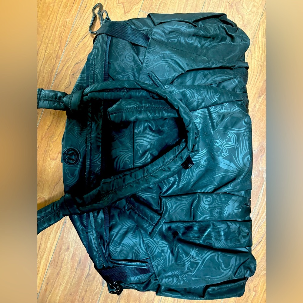 Lululemon destined for greatness duffle bag